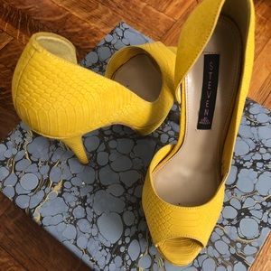 STEVEN by Steve Madden Yellow Leather Pumps Size 8